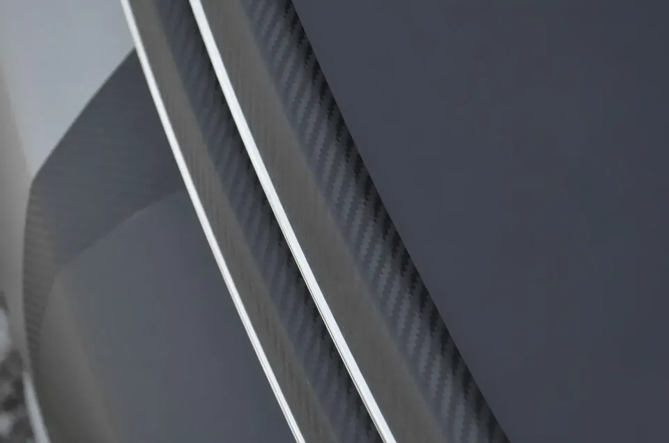 Dynoblack-carbon gloss - paint protection film 1